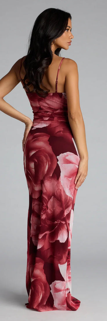 Style your seasonal looks with the Stop and Stun Floral Slit Maxi Dress, a trend-right, burgundy fall dress designed for any plan on your calendar with new and unqiue details.