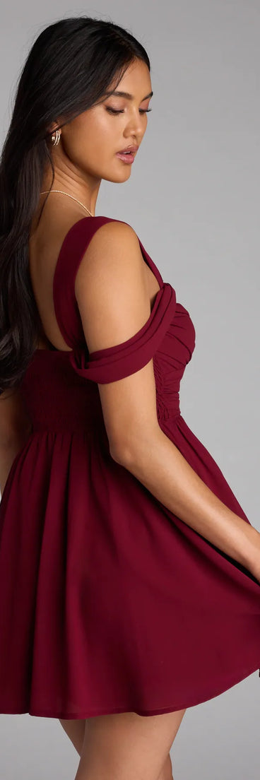 Own your moment in the Flowy Chic Chiffon Cold-Shoulder Skater Dressin wine, a standout 2025 Homecoming Dress that captures all the glam and energy of the night.