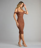 Style your seasonal looks with the Looking Fab Cold-Shoulder Ruched Bodycon Midi Dress, a trend-right, fall dress designed for any plan on your calendar with new and unqiue details.