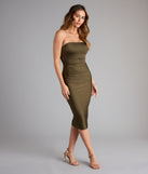Style your seasonal looks with the Slip Into It Strapless Midi Dress, a trend-right, fall dress designed for any plan on your calendar with new and unqiue details.