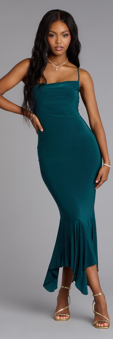 The Stunning Silhouette Bodycon Midi Dress is your new go-to Windsor dress—effortless, versatile, and made to update your fall style in seconds.