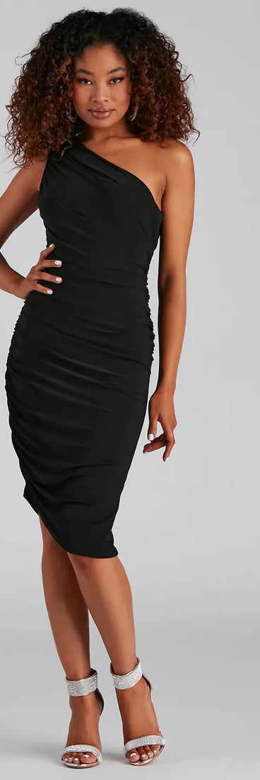 That Classic And Chic Vibe Ruched Midi Dress
