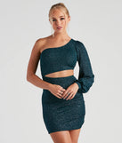 Step into seasonal chic with the Steal The Shine Glitter Cutout Dress, a teal mini dress featuring an above-the-knee cut ideal for cocktail parties, festive gatherings, or clubwear.