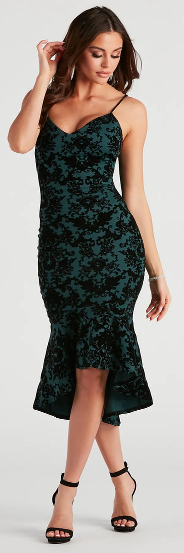 Celebrate the special day in the In The Garden Floral Velvet Midi Dress, a hunter green country wedding guest dress with soft, romantic details that blend charm and sophistication.