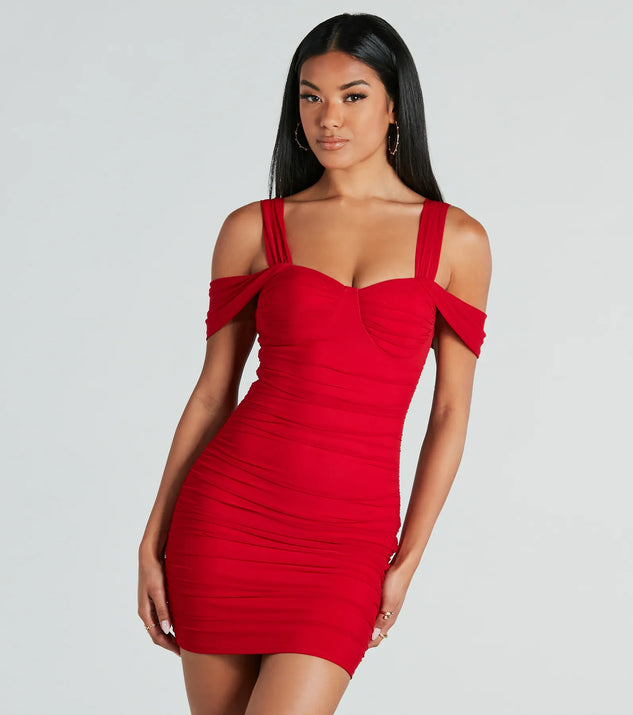Step into seasonal chic with the Winning Style Mesh Ruched Mini Dress, a red mini dress featuring an above-the-knee cut ideal for cocktail parties, festive gatherings, or clubwear.