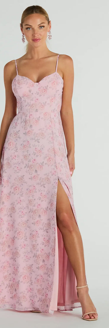 Essential for vacations or summer days, the Moment Of Beauty Lace Up Floral Maxi Dress is a sundress or milkmaid dress with sleek and flirty details.