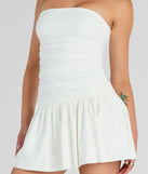 Step into seasonal chic with the Covetable Charm Strapless Mini Skater Dress, a white mini dress featuring an above-the-knee cut ideal for cocktail parties, festive gatherings, or clubwear.