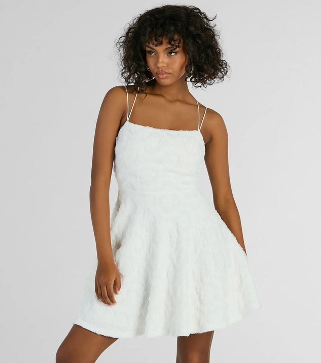 Step into winter chic with the Whimsical Beauty Strappy Back Textured Knit Skater Dress, a white mini dress featuring an above-the-knee cut ideal for cocktail parties, festive gatherings, or clubwear.