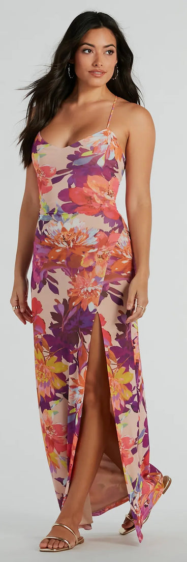 Essential for vacations or summer days, the Paradise Babe Lace Up Tropical Floral Maxi Dress is a sundress or milkmaid dress with sleek and flirty details.