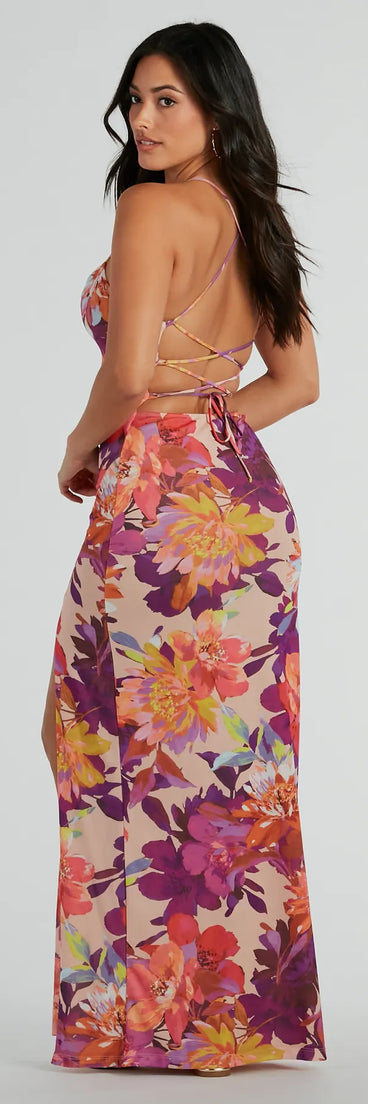The Paradise Babe Lace Up Tropical Floral Maxi Dress is a casual dress for more than special occasions with a fitted or flowy silhouette and accents in the most recent trends!