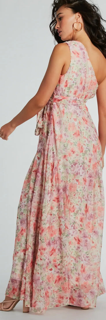 Stay effortlessly stylish on a winter vacation in the Sultry Fave Halter Cowl Neck Floral Maxi Dress, a pink maxi dress with an elevated fabric and ankle-grazing length for ultimate holiday-ready allure.