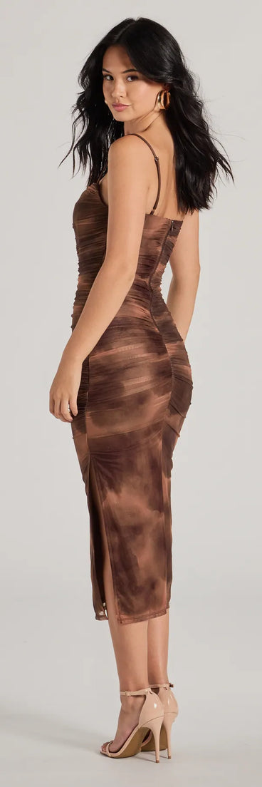 The Artsy Charm Corset Abstract Bodycon Midi Dress in brown combines chic design and festive charm, offering a cocktail dress perfect for winter cocktail parties, work events, and holiday soirées.