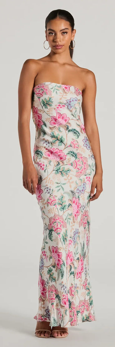 The Boho Aesthetic Strapless Tie Back Paisley Maxi Dress as your wedding guest dress with a stylish neckline and/or sleeves and elevated details on the back and front will make you the best dressed at any event!