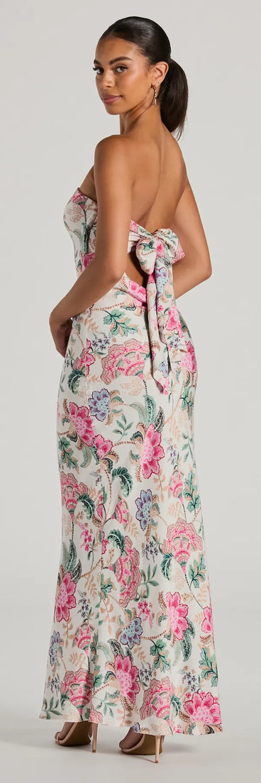 The Boho Aesthetic Strapless Tie Back Paisley Maxi Dress as your wedding guest dress with a stylish neckline and/or sleeves and elevated details on the back and front will make you the best dressed at any event!