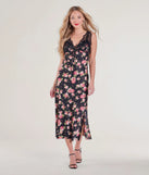 With its mid-calf hem and popular flattering fit, the Sunset Dinner Lace V-Neck Floral Satin Midi Dress in black nails the balance of trend and ease, redefining go-to midi dresses for any occasion.