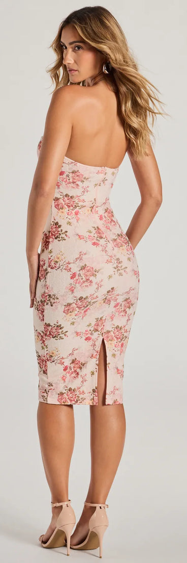 The midi dress length on the Floral Allure Strapless Lace Midi Dress provides an elevated silhouette perfect for any party, occasion, or everyday styling.