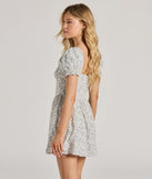 The Darling Babe Floral Woven Puff Sleeve Skater Dress is a casual dress for more than special occasions with a fitted or flowy silhouette and accents in the most recent trends!