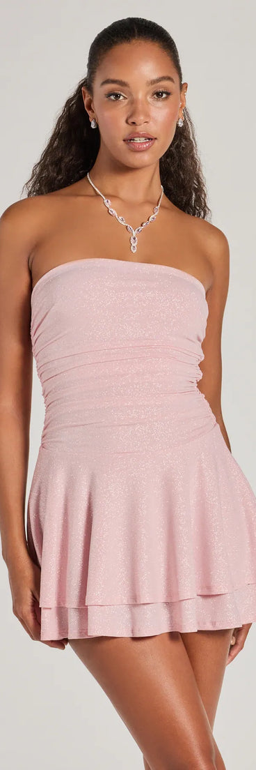 Bring a fun and feminine vibe with the Glittery Impression Strapless Tiered Ruffle Skater Dress, a scroll-stopping style from Windsor's pink homecoming dress collection that brings playful charm to every HOCO moment.