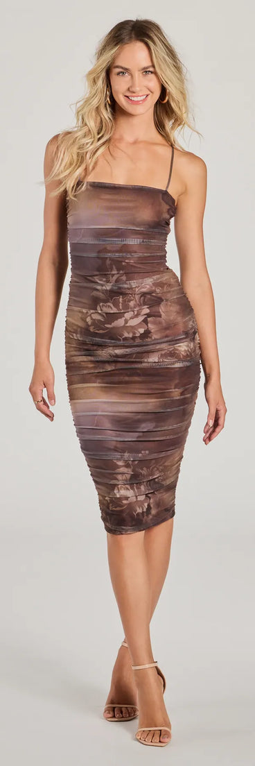Celebrate the special day in the Chic Abstract Floral Ruched Mesh Midi Dress, a brown country wedding guest dress with soft, romantic details that blend charm and sophistication.