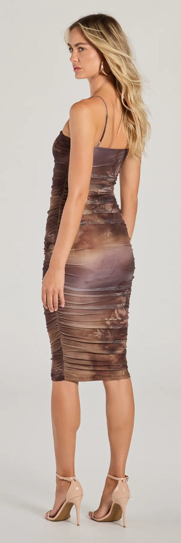 Celebrate the special day in the Chic Abstract Floral Ruched Mesh Midi Dress, a brown country wedding guest dress with soft, romantic details that blend charm and sophistication.