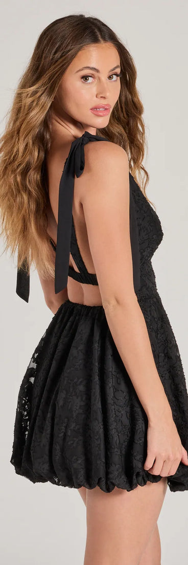 Own every entrance in the Chic Burnout Chiffon Bubble Hem Skater Dress, a black party dress perfect for milestone birthdays and grad parties, or dancing through summer nights and unforgettable bachelorette celebrations.