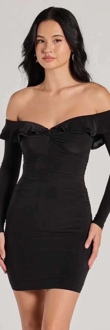Step into seasonal chic with the Charming Muse Off-The-Shoulder Ruffled Mini Dress, a black mini dress featuring an above-the-knee cut ideal for cocktail parties, festive gatherings, or clubwear.