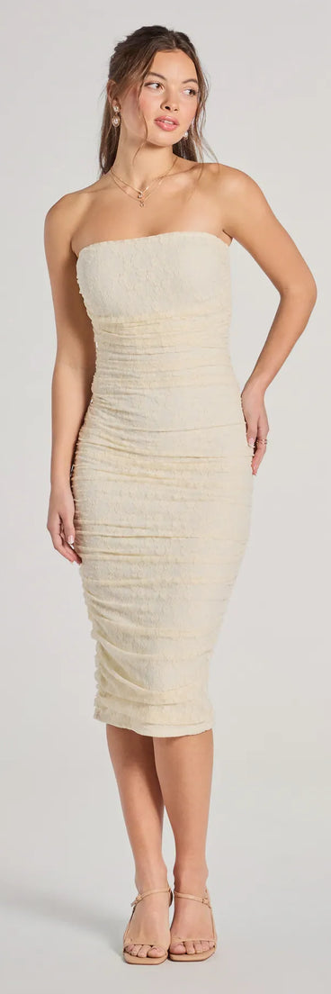 Step into milestone moments with the Lacey Affair Strapless Bodycon Midi Dress, a standout in ivory dresses perfect for birdal showers, Easter celebrations, and 2025 grad looks.