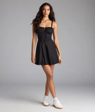 The Bold New Look Corset Lace-Up Linen Skater Dress in black brings sleek style to any graduation outfit, from cap and gown to after-party.