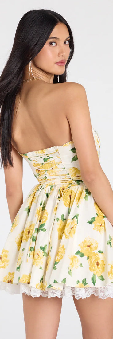 Whether you're headed to brunch or running errands, the Idea Of Bliss Corset Lace-Up Floral Skater Dress in white delivers effortless style in a breathable, go-to casual dress.