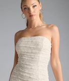 Feel confident and photo-ready in the Romance Dreamer Strapless Bodycon Lace Mini Dress, a ivory graduation dress perfect for 2025 ceremonies and parties.