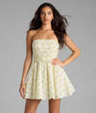 Shine with confidence, elegance, and standout style in the Sunny Chic Floral Strapless Skater Dress—a ivory graduation dress designed with a fresh silhouette and the latest trends.