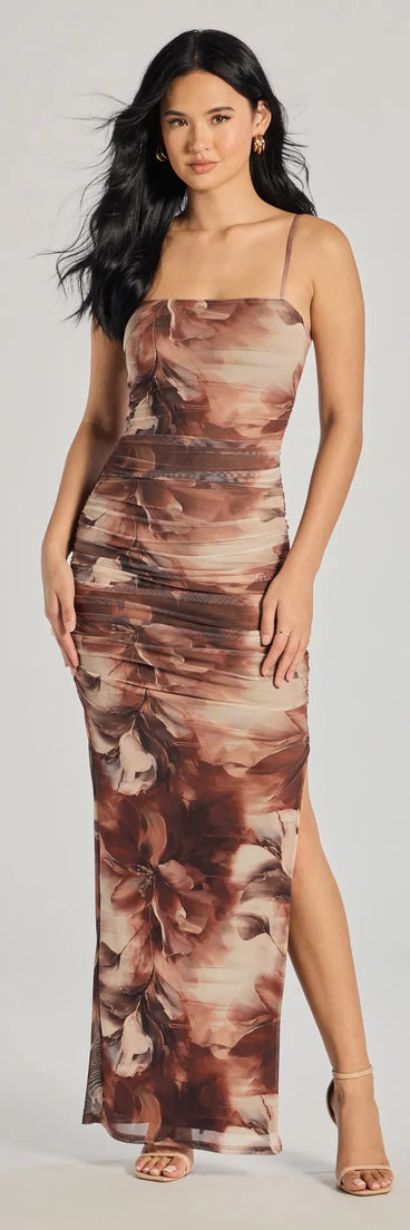 Celebrate the special day in the Ravishing Florals High-Slit Ruched Maxi Dress, a brown country wedding guest dress with soft, romantic details that blend charm and sophistication.