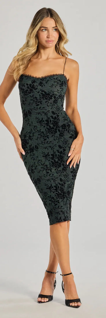 With its mid-calf hem and popular flattering fit, the Feeling Flawless Flocked Floral Mesh Bodycon Midi Dress in olive green nails the balance of trend and ease, redefining go-to midi dresses for any occasion.