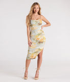 With its mid-calf hem and popular flattering fit, the Remarkable Entrance Floral Bodycon Midi Dress in sage green nails the balance of trend and ease, redefining go-to midi dresses for any occasion.