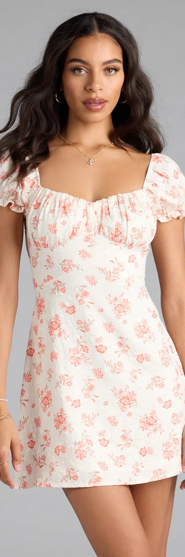 Shine with confidence, elegance, and standout style in the Floral Bliss A-Line Bow Mini Dress—a ivory graduation dress designed with a fresh silhouette and the latest trends.