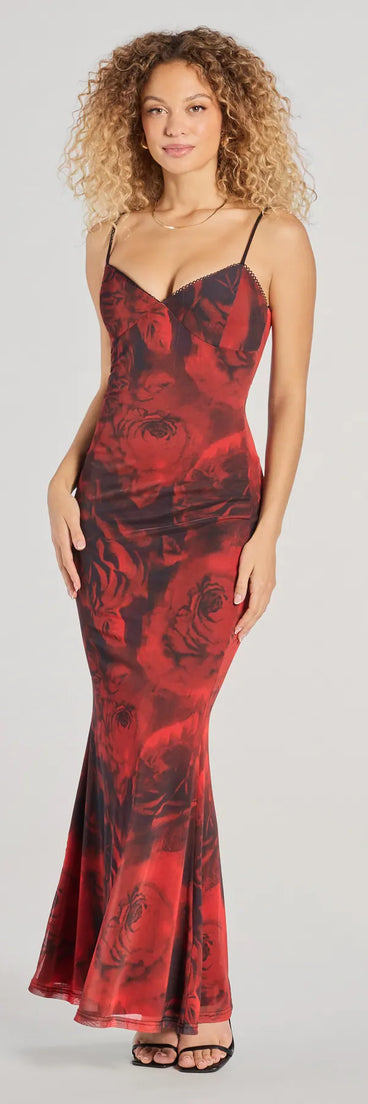 Celebrate the special day in the Dreamy Vibes V-Neck Floral Mesh Maxi Dress, a black country wedding guest dress with soft, romantic details that blend charm and sophistication.