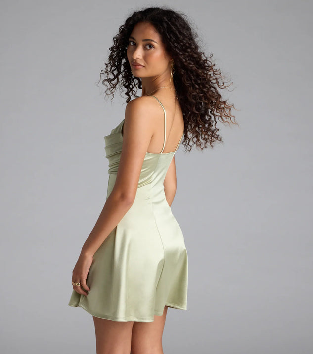セレブ風サテンフィットパーティーDress True Perfection Pleated Satin Skater Dress | Windsor