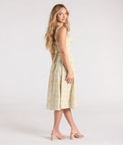 With its mid-calf hem and popular flattering fit, the Pretty Day Corset Floral Midi Dress With Pockets in natural nails the balance of trend and ease, redefining go-to midi dresses for any occasion.