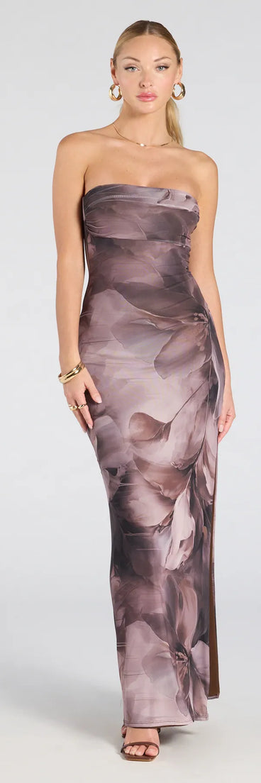 The Major Energy Strapless Floral Mesh Maxi Dress is a stylish black floral dress featuring a fresh seasonal print and flattering design, perfect for garden parties, bridal showers, graduation celebrations, or everyday styling.