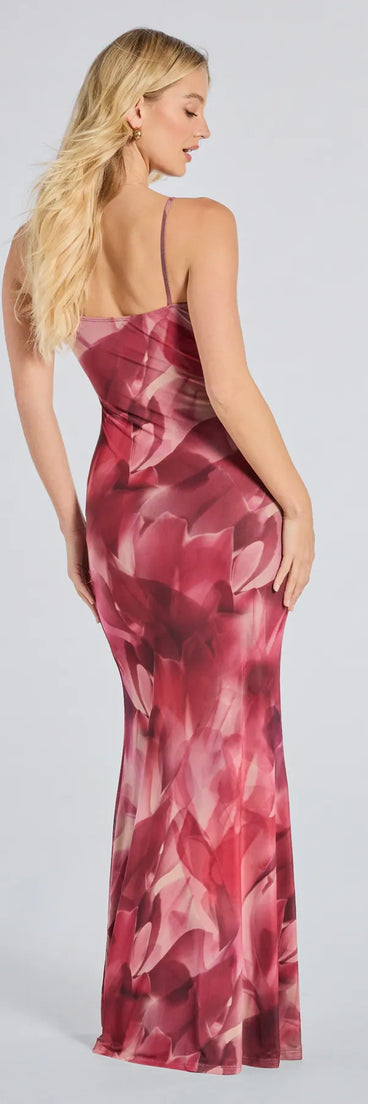 Whether you're headed to brunch or running errands, the Paradise Beauty Floral Mesh Maxi Dress in plum delivers effortless style in a breathable, go-to casual dress.