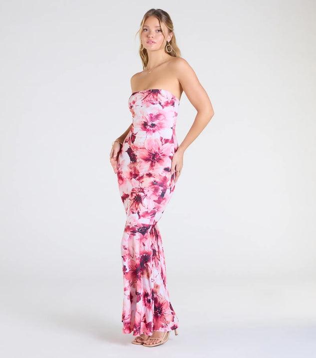 Step into milestone moments with the Ready To Bloom Strapless Lace-Up Floral Maxi Dress, a standout in white dresses perfect for birdal showers, Easter celebrations, and 2025 grad looks.