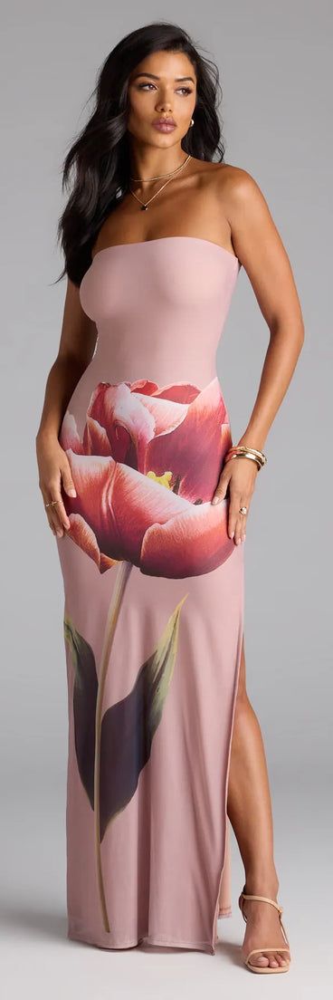 Feel instantly put-together in the Statement Blooms Strapless Floral Maxi Dress in taupe, a stylish wedding guest dress designed for confident style and all-out celebration.