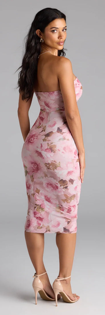 Own the evening in the Special Something Floral Bodycon Midi Dress in mauve, a sultry cocktail dress perfect for rooftop parties and stylish soirées.