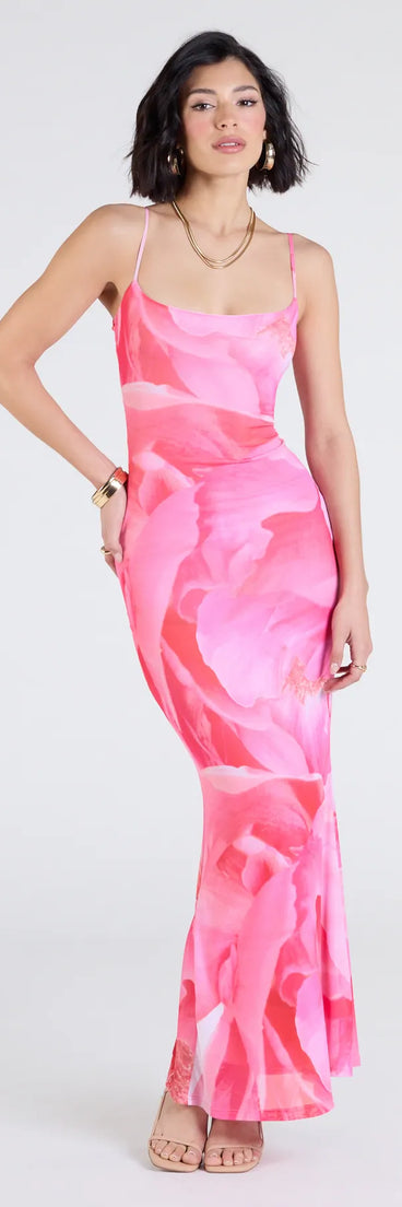 Celebrate the special day in the Feeling Flawless Floral Maxi Dress, a pink country wedding guest dress with soft, romantic details that blend charm and sophistication.