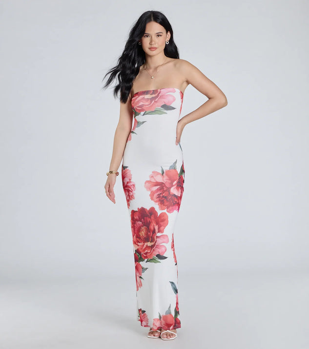 Step into milestone moments with the Bold Stunner Floral Mesh Strapless Maxi Dress, a standout in ivory dresses perfect for birdal showers, Easter celebrations, and 2025 grad looks.