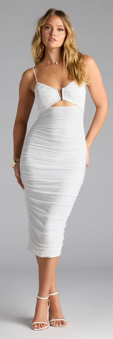The Simply A Statement Cutout Bodycon Midi Dress is your new go-to ivory dress—effortless, versatile, and made to update your fall style in seconds.