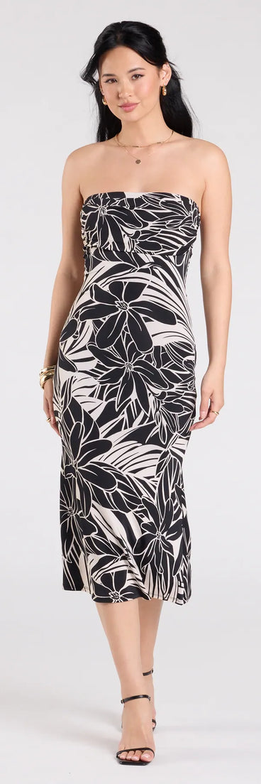 With its mid-calf hem and popular flattering fit, the Tropical Mood Strapless Midi Dress in taupe nails the balance of trend and ease, redefining go-to midi dresses for any occasion.