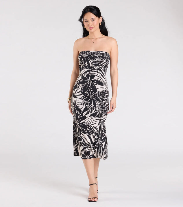 With its mid-calf hem and popular flattering fit, the Tropical Mood Strapless Midi Dress in taupe nails the balance of trend and ease, redefining go-to midi dresses for any occasion.