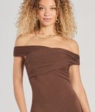 Make a bold statement in the Chic Update Convertible Ruched Long Dress in brown, the perfect spring dress for weddings, cocktail hours, nights out, and/or seasonal celebrations.