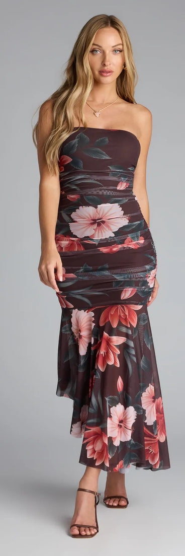 The Golden Hour Tropical Floral Mesh Midi Dress is your new go-to brown dress—effortless, versatile, and made to update your fall style in seconds.